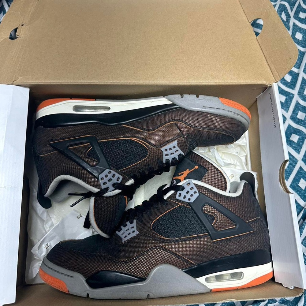 Jordan 4 “Starfish”